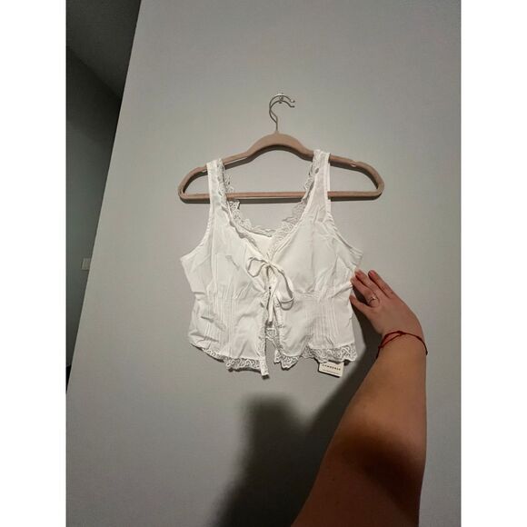 ⛔️‼️SOLD‼️⛔️Romantic White Lace Trim Crop Top - Picture 7 of 7